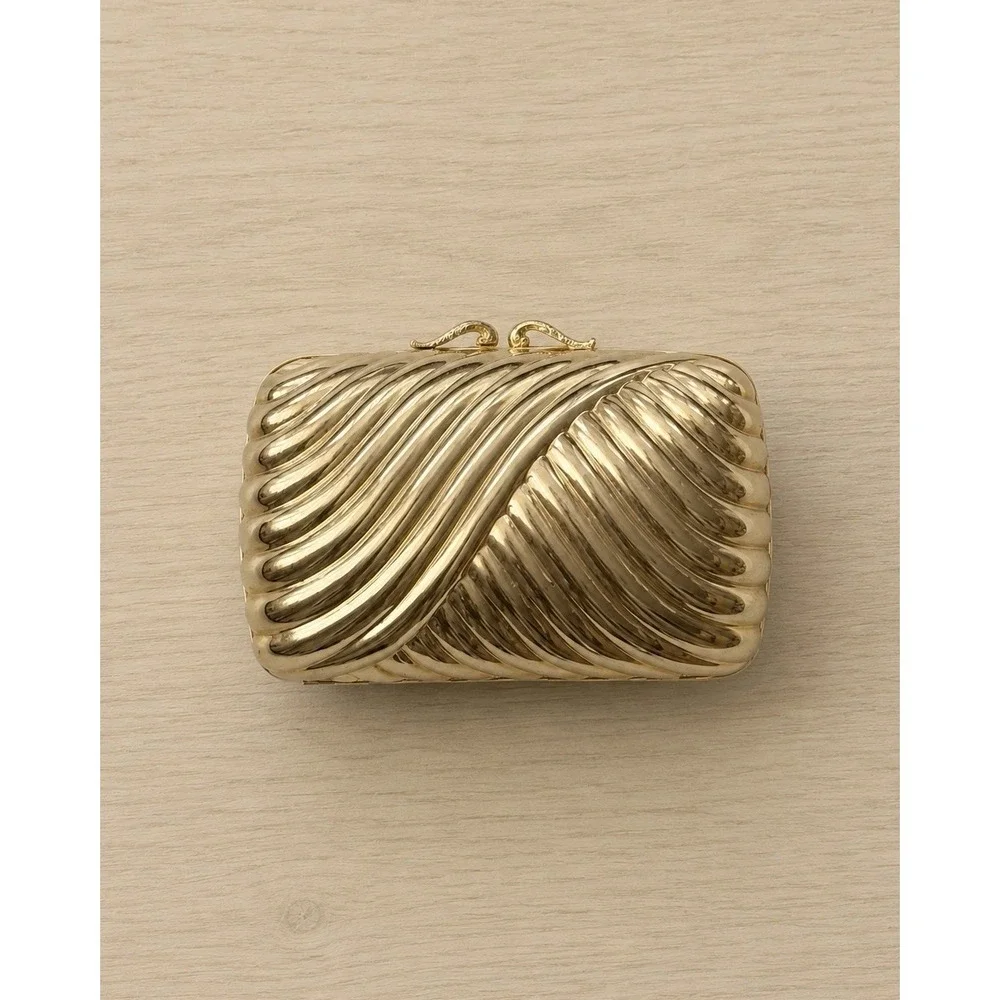 Vintage Made in Italy Gold Tone Metal Clutch Purse Evening Bag Chain Strap - Picture 2 of 6